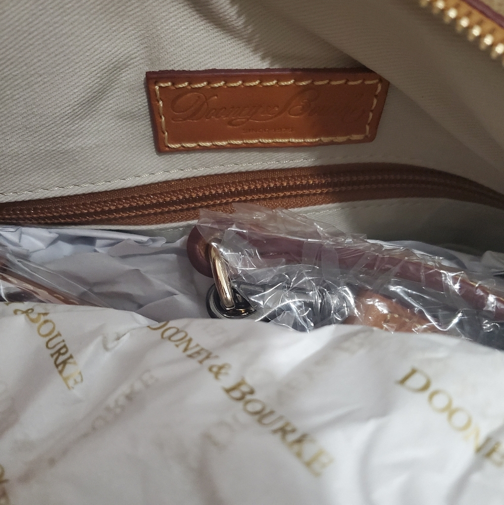 Dooney and Burke MLB Chicago Cubs Purse NWT - Picture 7 of 8